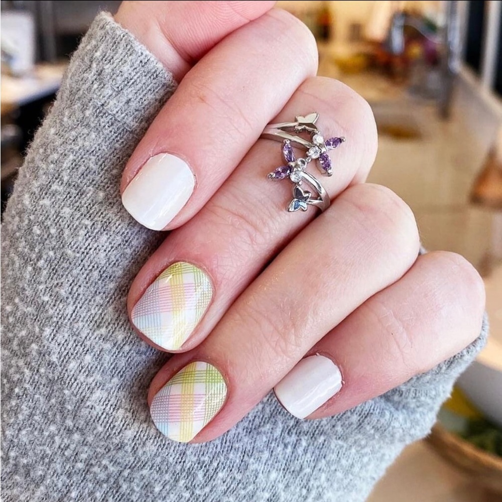 *Retired* Color Street: Spring Picnic | Pastel Plaid Easter White Pink Blue